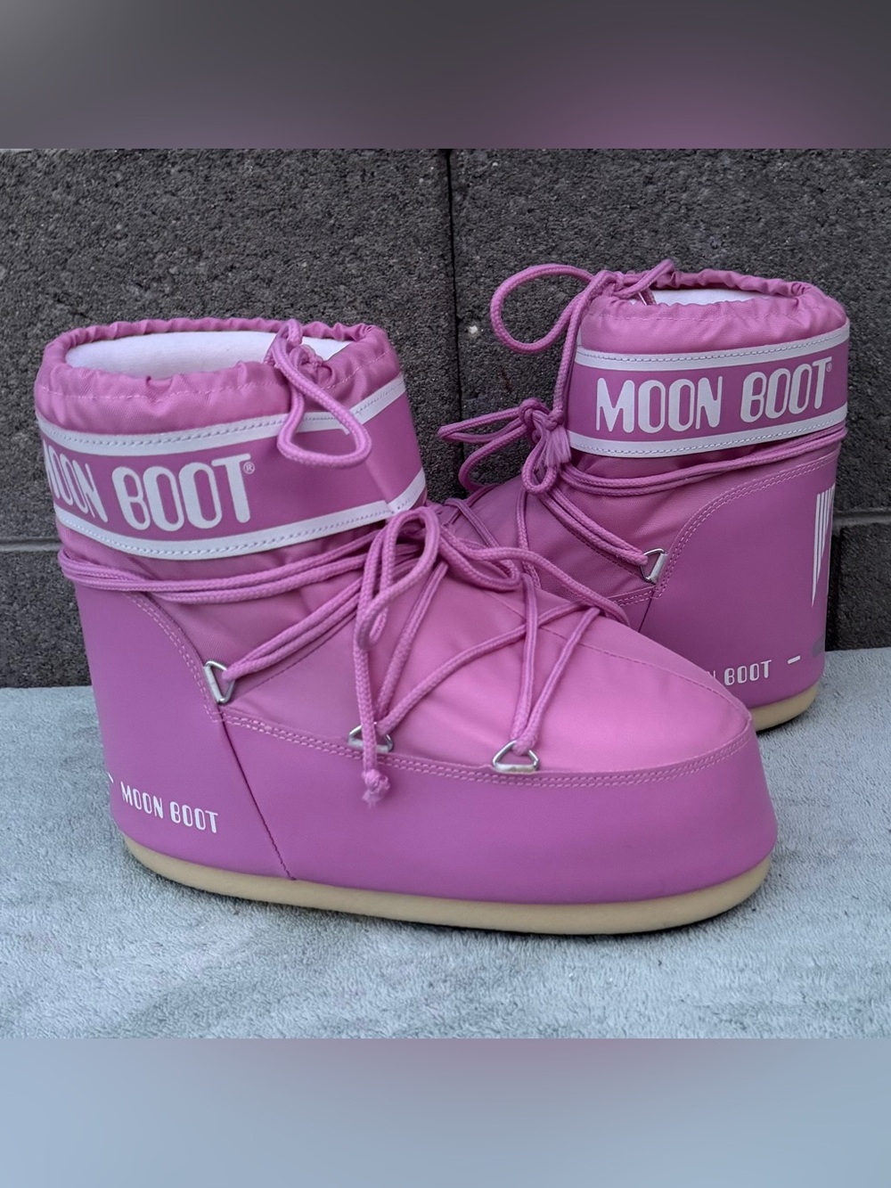 Moon Boot Unisex Icon Low 2 Snowboots Pink Size Women 10-11.5